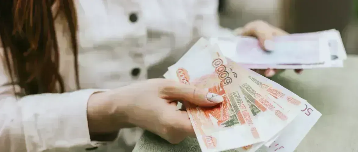 Коллекторы требуют долг за капремонт: должны ли вы платить спустя годы